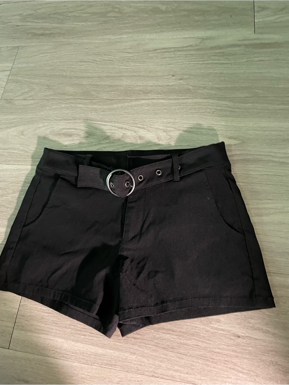 High-Waist Black Women's Shorts with Silver O-Ring Belt